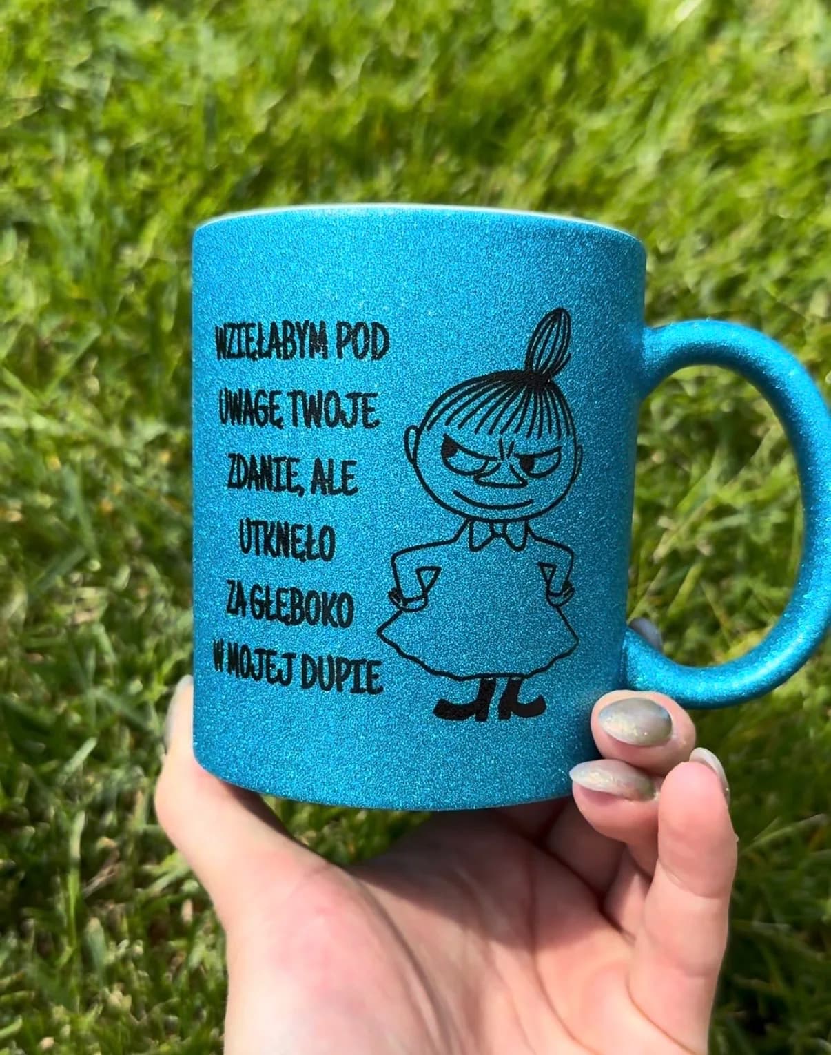 Kubek MAŁA MI WZIĘŁABYM POD UWAGĘ TWOJE ZDANIE, ALE UTKNĘŁO ZA GŁĘBOKO W MOJEJ DUPIE